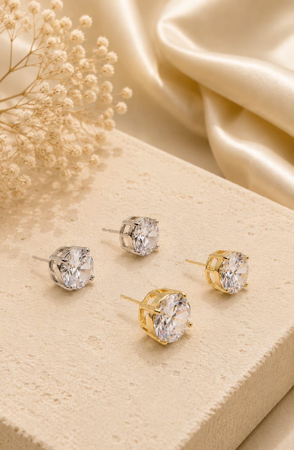 Brinco Solitário — ponto de luz zircônia com cravação 4-garras banhado a ouro 18K